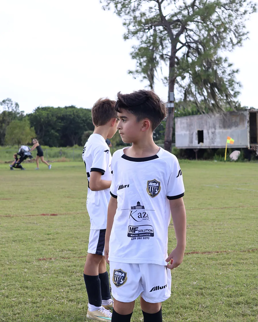 Player waiting for kickoff